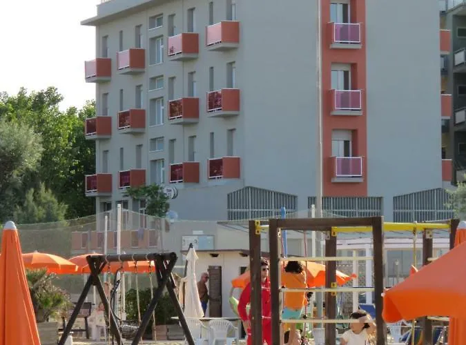 Cliff Ξενοδοχείο 3*